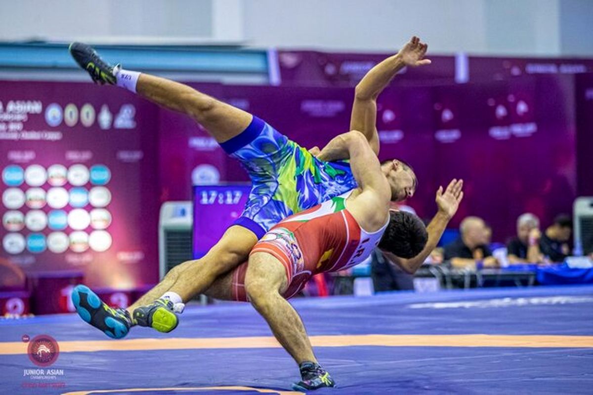 کسب دو مدال نقره و برنز در مسابقات کشتی جوانان جهان