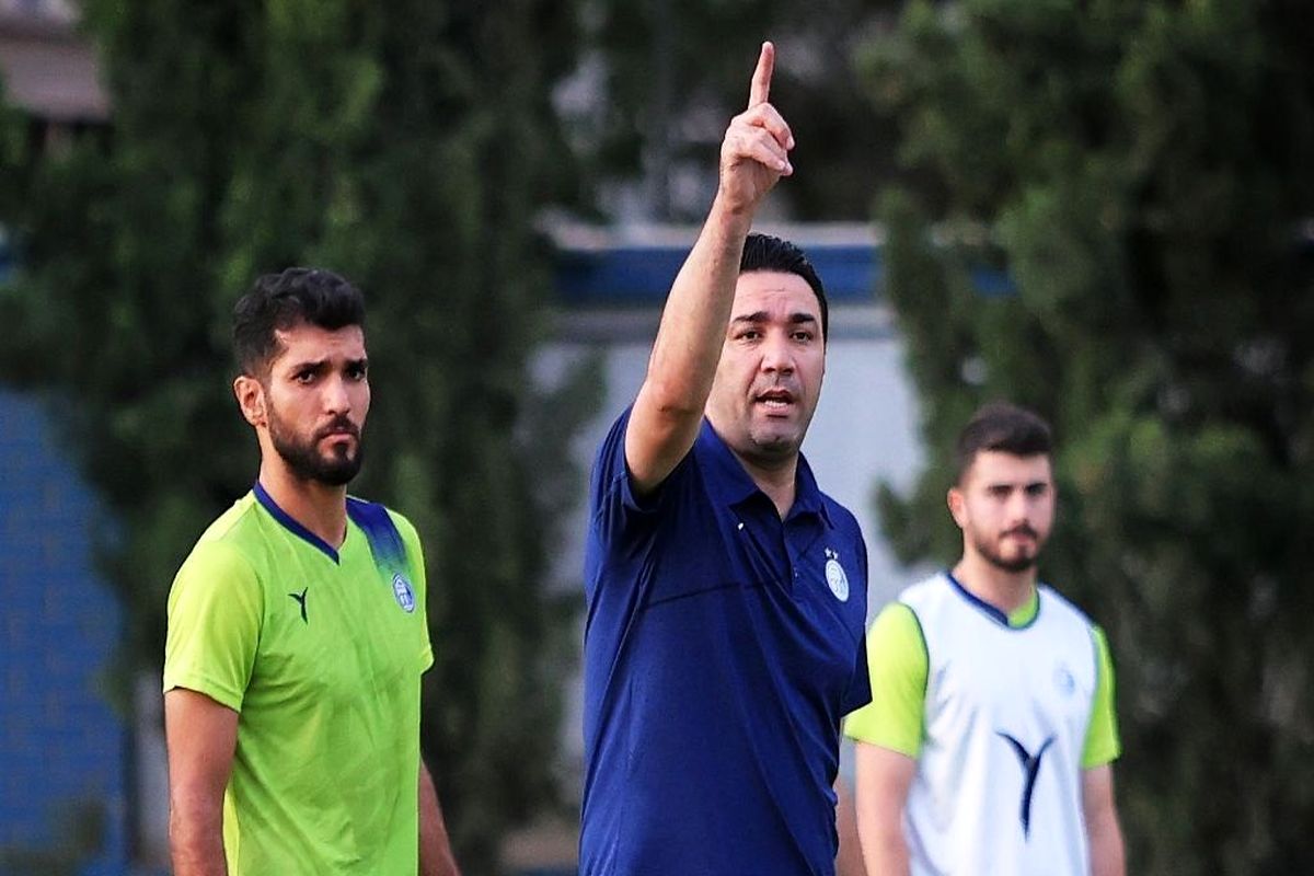 نکونام مهاجم خارجی استقلال را انتخاب کرد