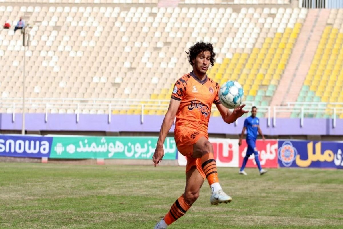 مدافع لیگ یکی با ۳ میلیارد در استقلال؟