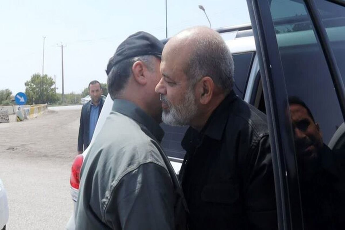 بازدید وزیر کشور از محل حادثه انفجار معدن