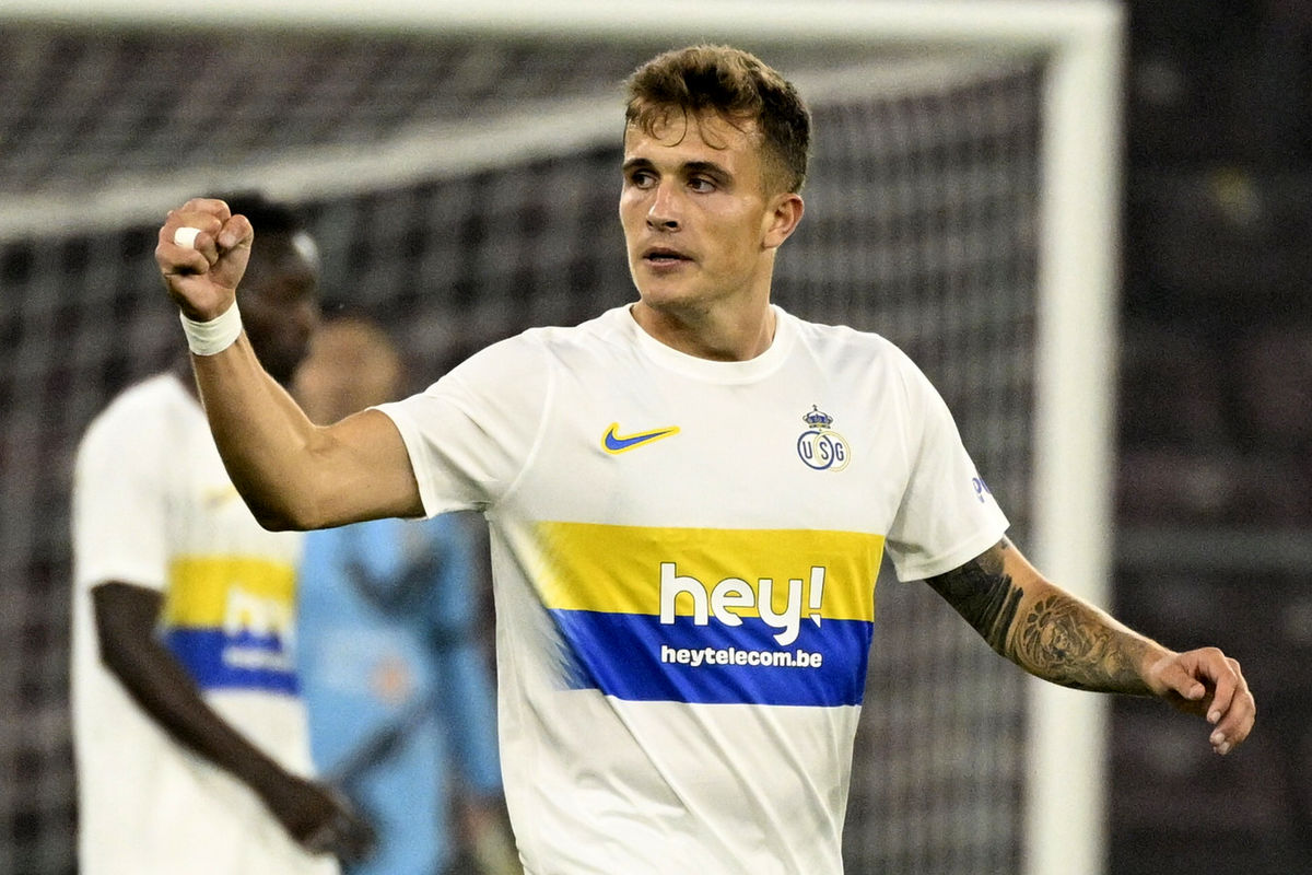 آقای گل لیگ بلژیک همچنان منتظر قلعه‌نویی!