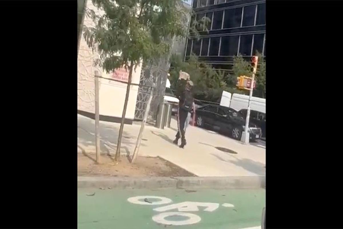 اهانت دوباره به ساحت قرآن کریم این بار در نیویورک + عکس