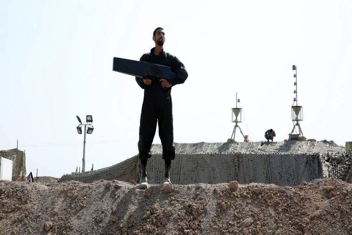 رونمایی از متفاوت ترین سلاح ارتش ایران + عکس