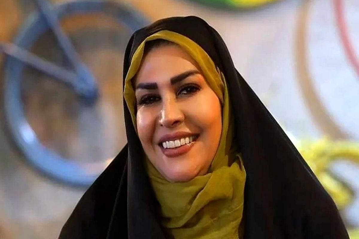 ماجرای تغییر پوشش صد درجه ای خانم مجری چیست؟