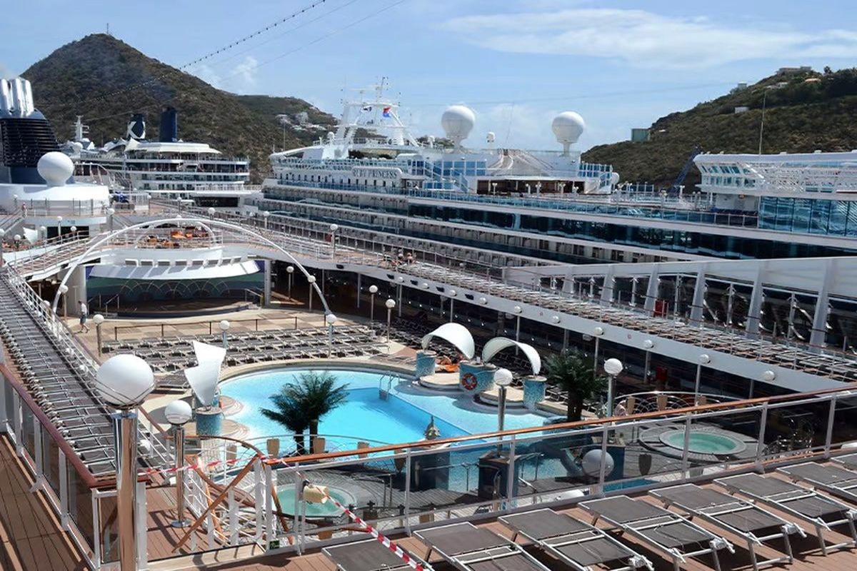 ۵ شب سفر با کشتی لوکس کروز در مالزی چقدر هزینه دارد؟ + جدول