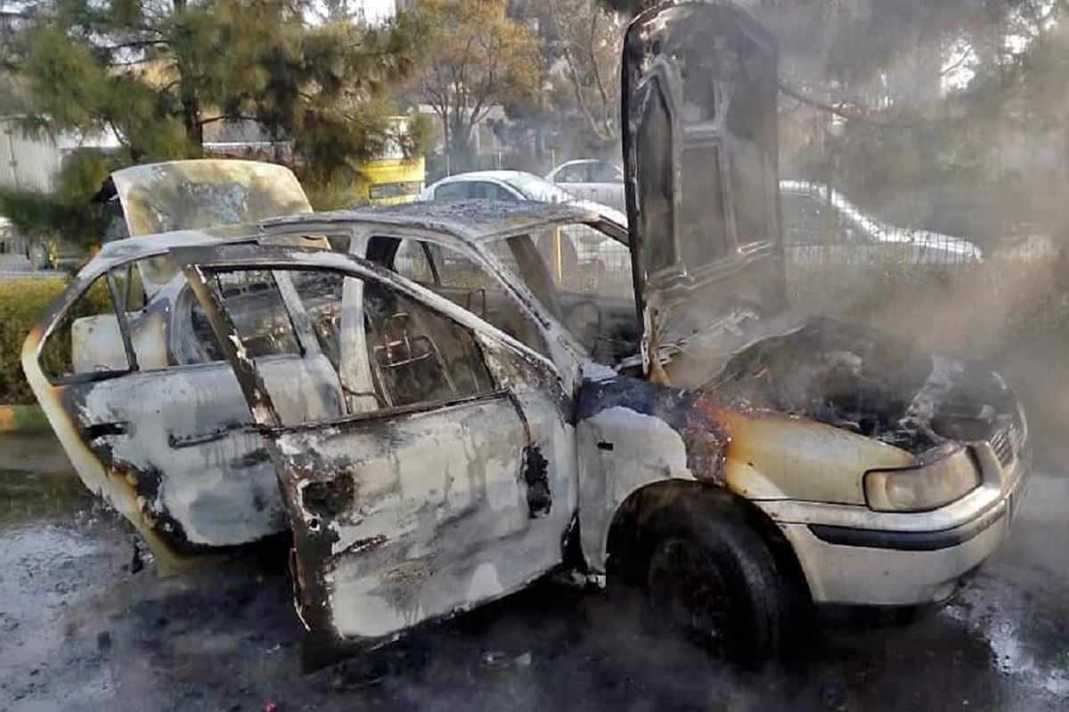 آتش سوزی خودروی ملی در نواب / سمند خاکستر شد