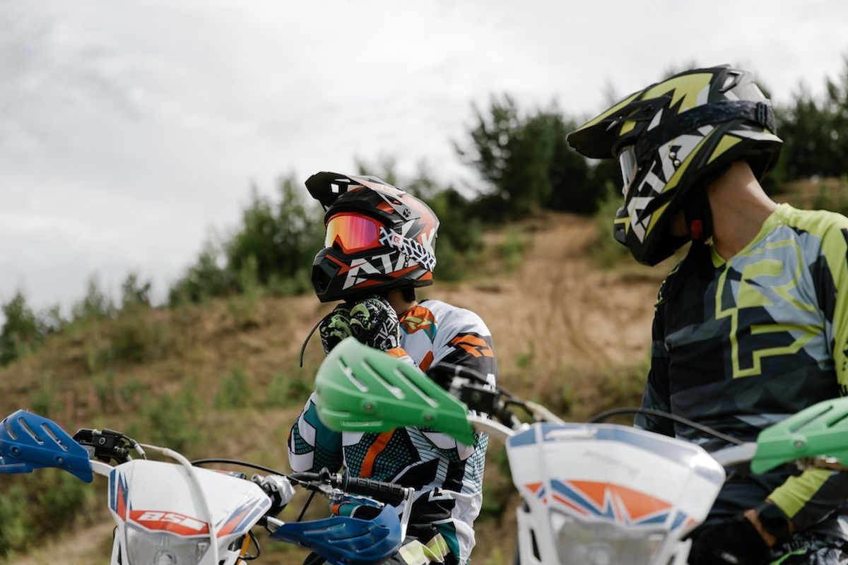 قیمت انواع کلاه کاسکت موتورسیکلت چند؟