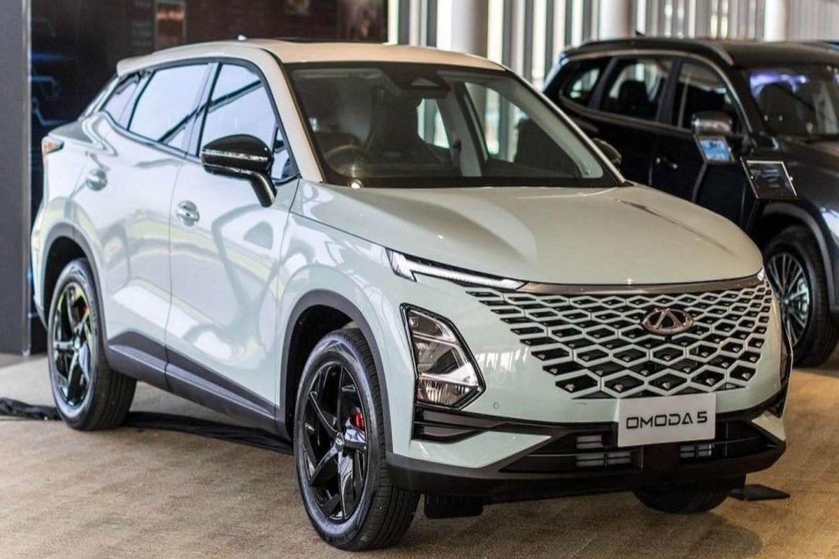 ۲ خودروی لوکس خارجی آماده ورود به بازار / محصولات جدید فونیکس رونمایی شدند