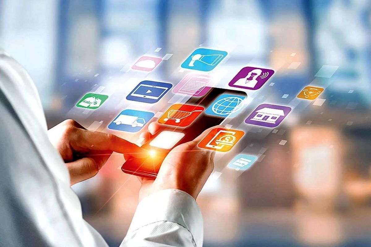 گلایه مردم از گرانی خدمات بانکی/ راه حل چیست؟