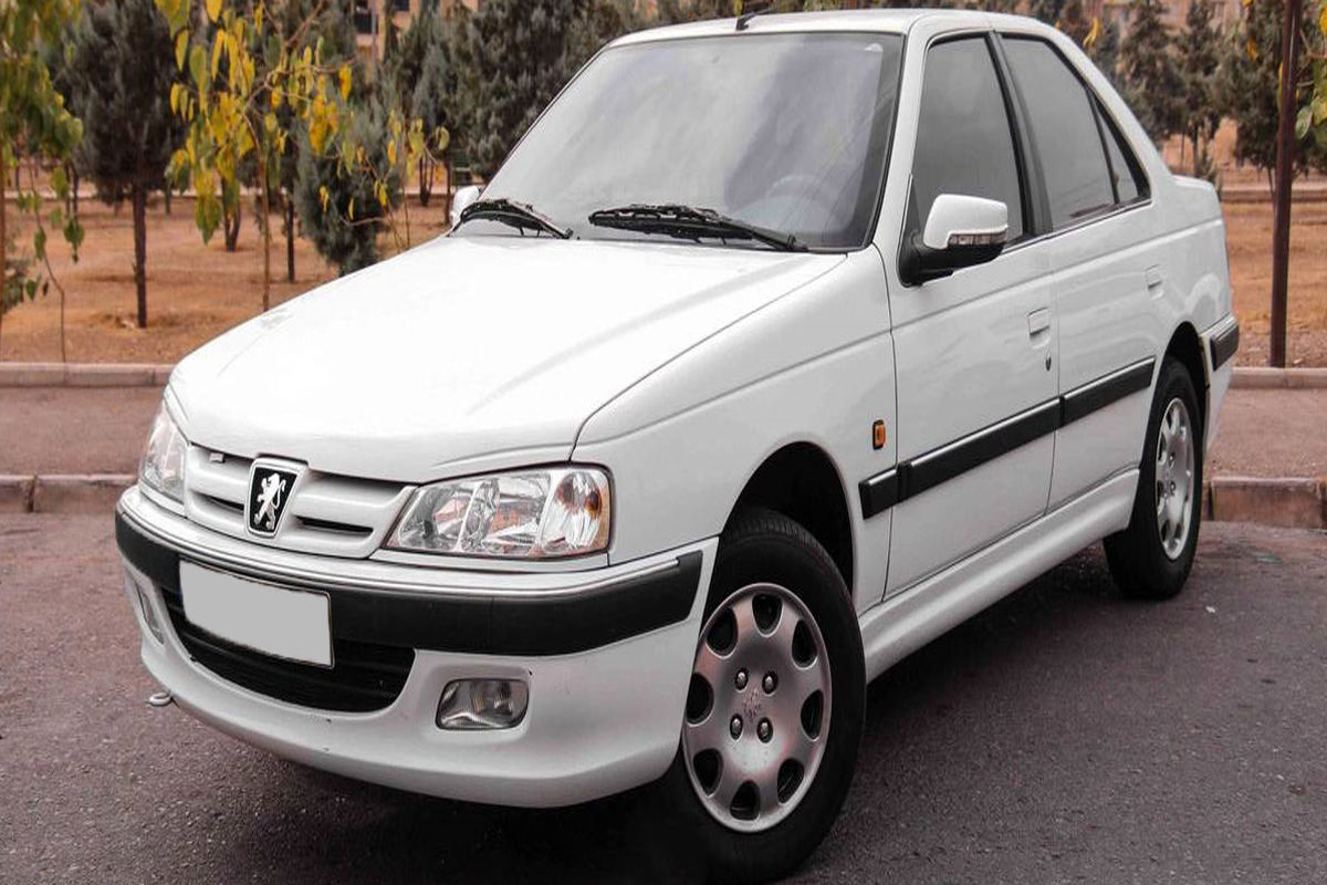 قیمت این خودروی محبوب روی سرازیری افتاد / ادامه روند کاهشی محبوب ترین محصول ایران خودرو