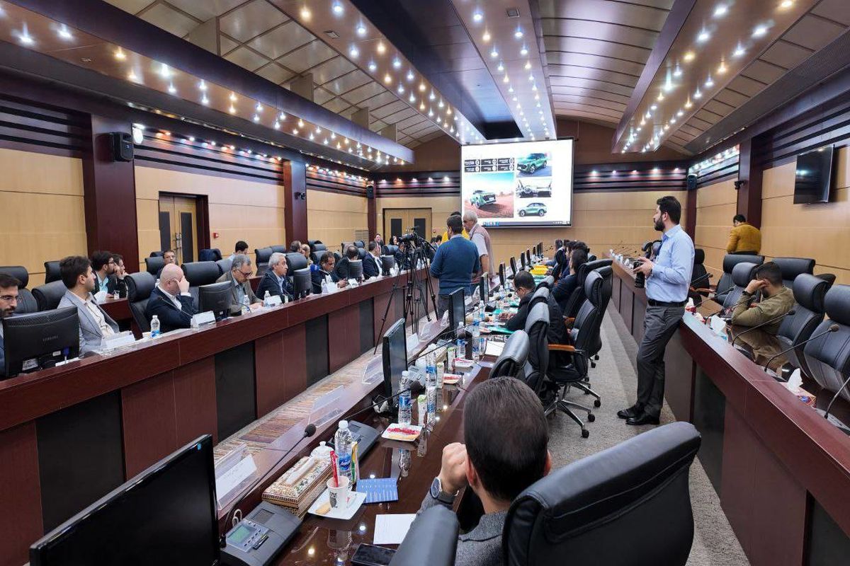 اعلام آمادگی خودروسازان برای واردات تاکسی های برقی به کشور / خودروهای جدید در راهند
