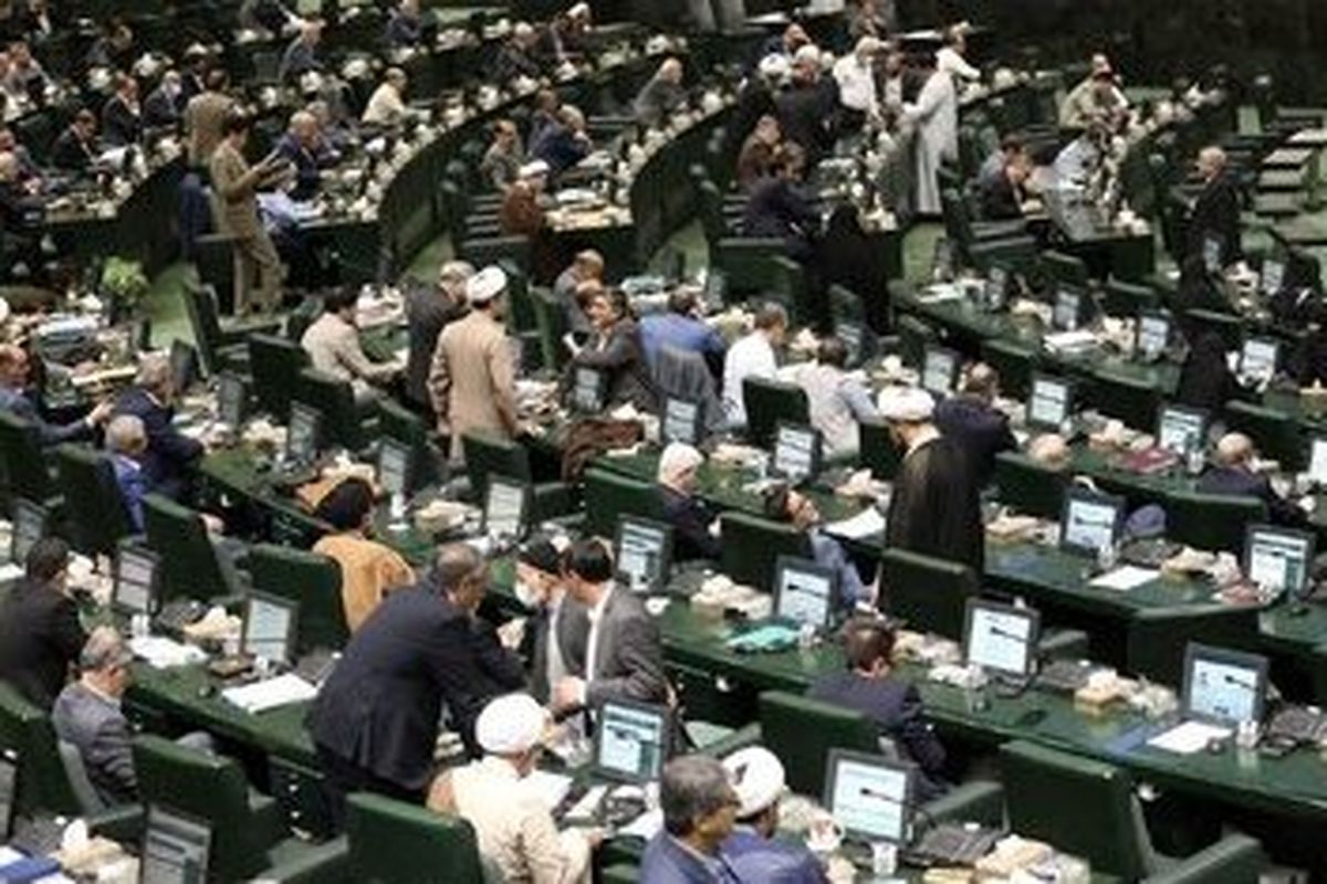 ریسک گرانی نرخ خوراک از بورس کم شد / همسوی مجلس با سیاست های بورسی