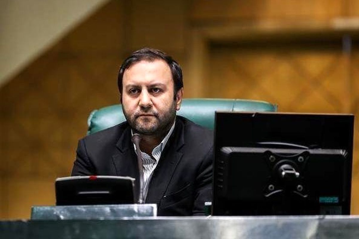 بازنشستگان نمی توانند در این دستگاه‌ ها مشغول به کار شوند / مجلس اجازه نمی دهد