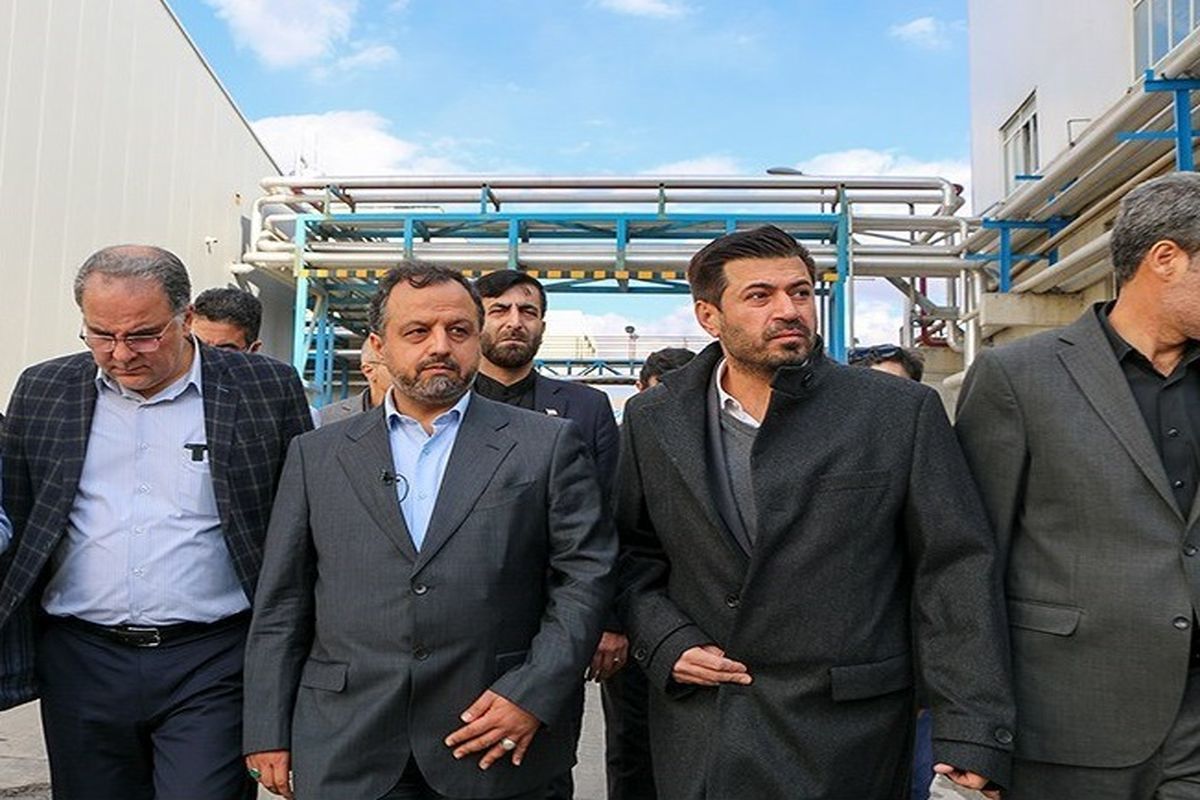 وزیر اقتصاد چه چیزی زیر کتش پنهان کرد؟