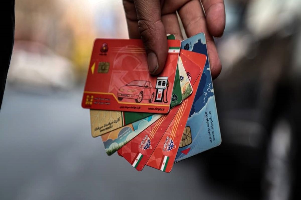 کابوس افزایش قیمت بنزین تمامی ندارد / پشت پرده الزام استفاده از کارت سوخت شخصی