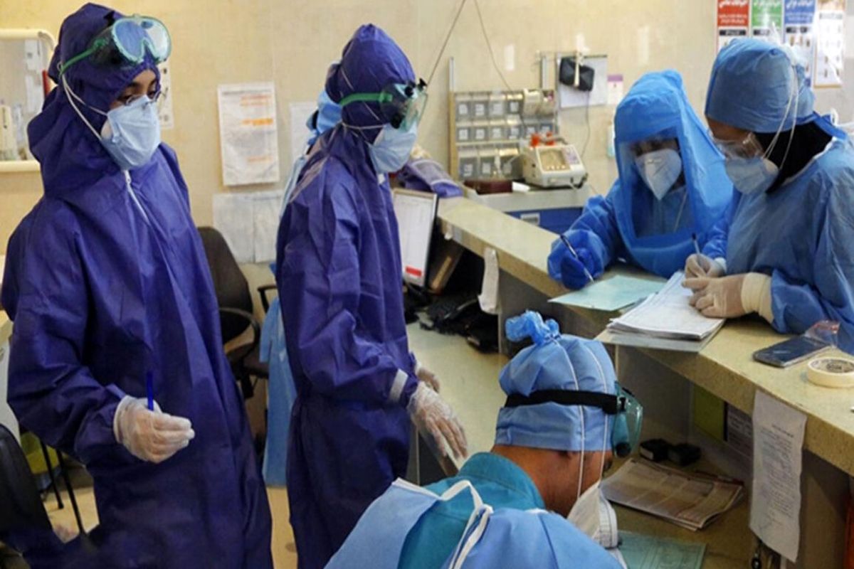 بخت به کادر درمان رو می کند ؟ / وعده افزایش حقوق دستیاران پزشکی در سال جاری