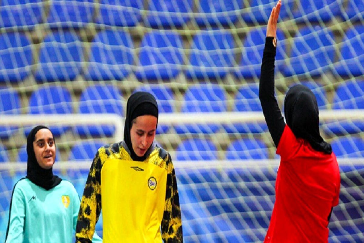 حقوق داوران فوتسال باز هم عقب افتاد / خبری از افزایش ۴درصدی سال ۱۴۰۲ هم نیست