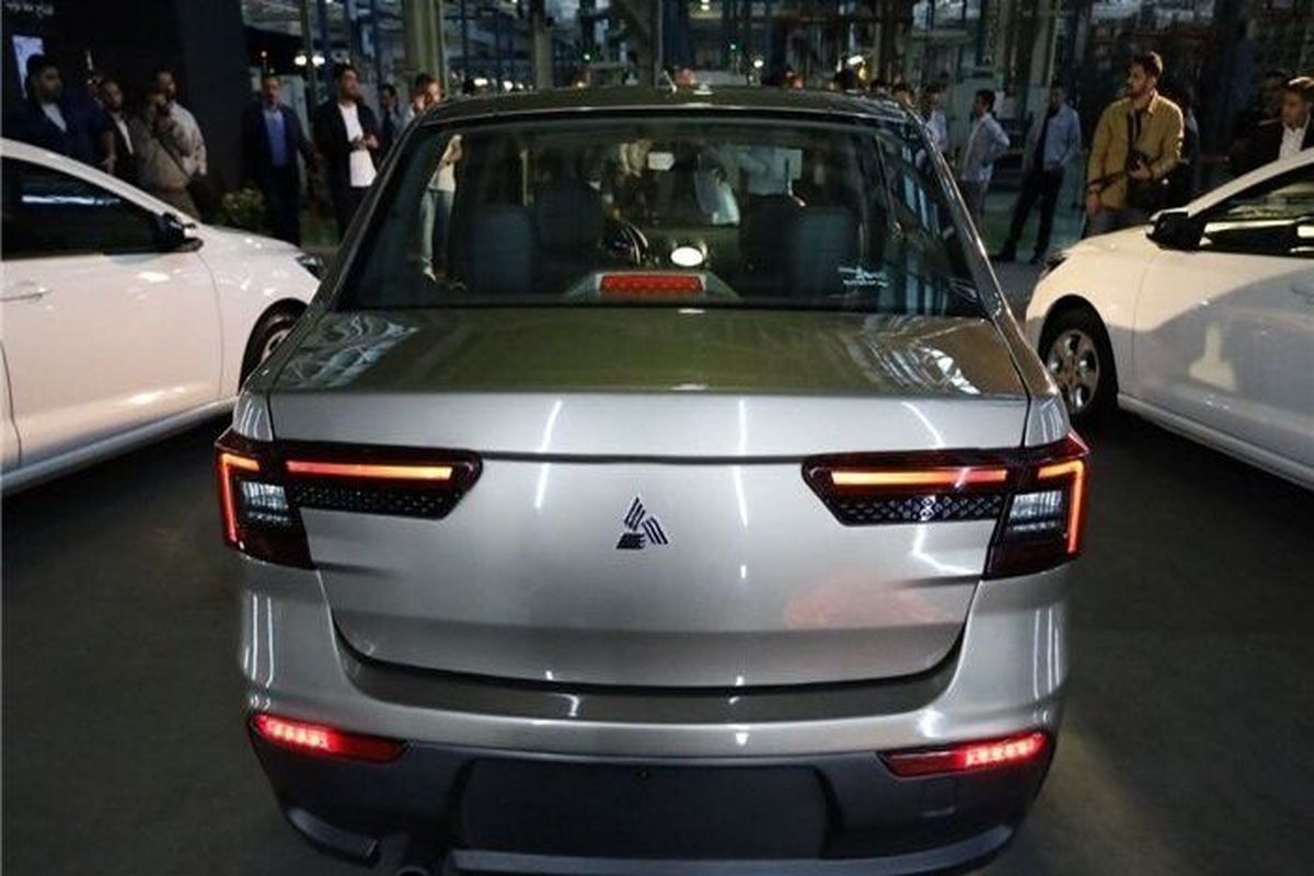 واکنش مخاطبان تیترکوتاه به محصول جدید پارس خودرو / طراحی کادیلا حرص مردم را درآورد