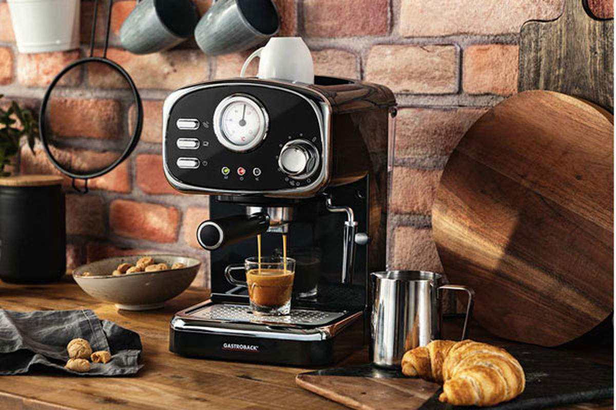 خرید دستگاه قهوه ساز چقدر پول می‌خواهد؟ + جدول قیمت