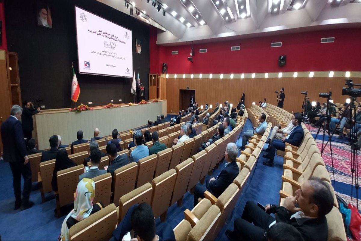 مجلس در کنار تولیدکنندگان / بُرد صادرات کشور باید به اندازه برد موشک‌ هایمان باشد