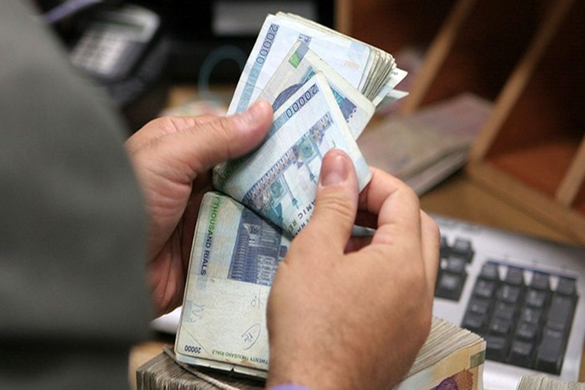 حذف این افراد از لیست یارانه بگیران / تکلیف قیمت بنزین در سال جدید چیست؟