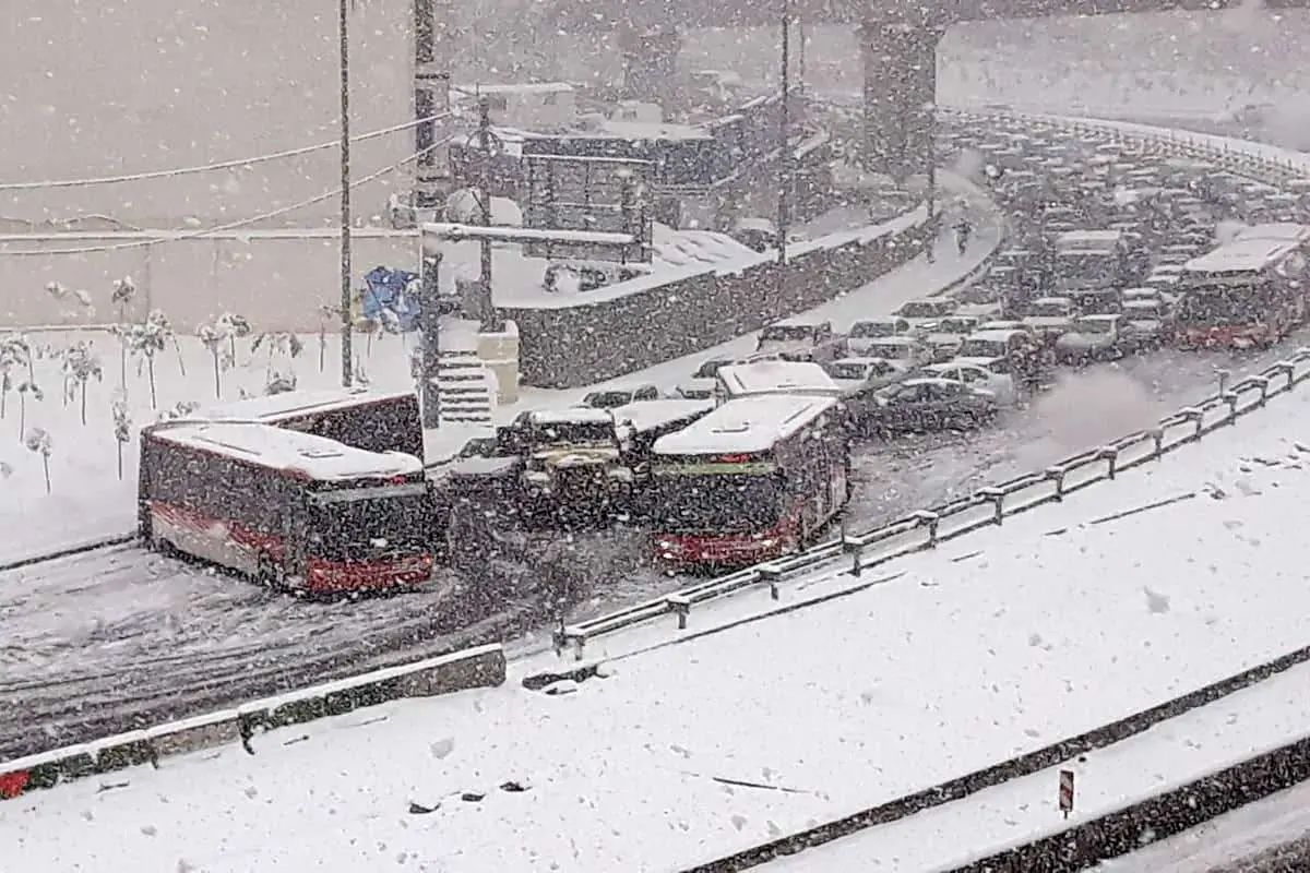 فیلم | ترافیک فوق سنگین اتوبان امام علی را بست