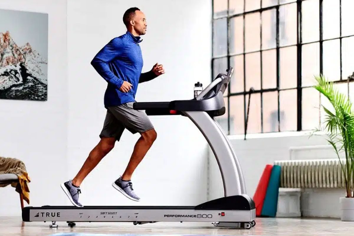 ۵ روش استفاده از تردمیل در باشگاه برای لاغری