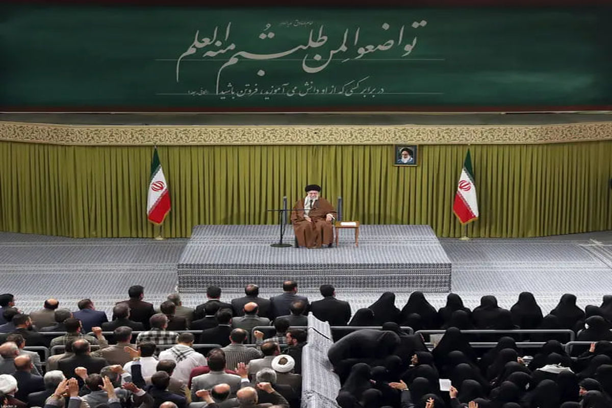 هخوانی فرهنگیان در حضور رهبر معظم انقلاب + فیلم