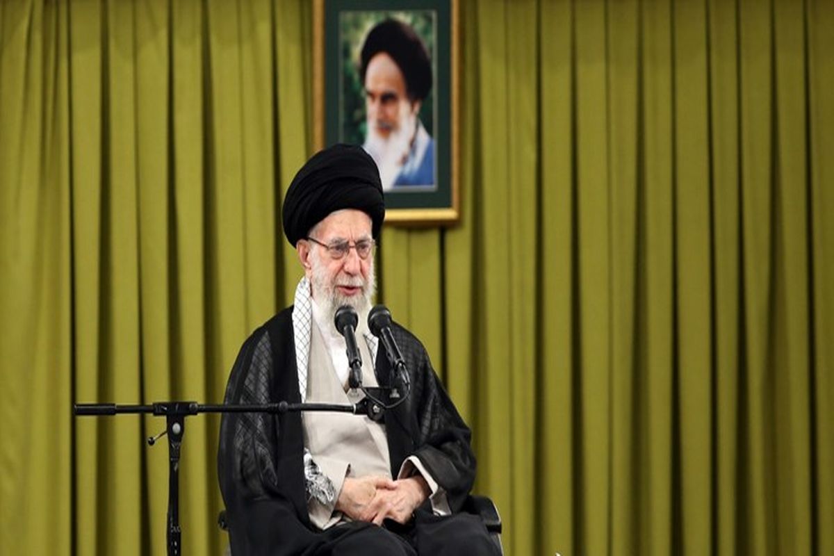 رهبر انقلاب: یکی از وظایف ما معرفی ائمّه‌ به دنیاست