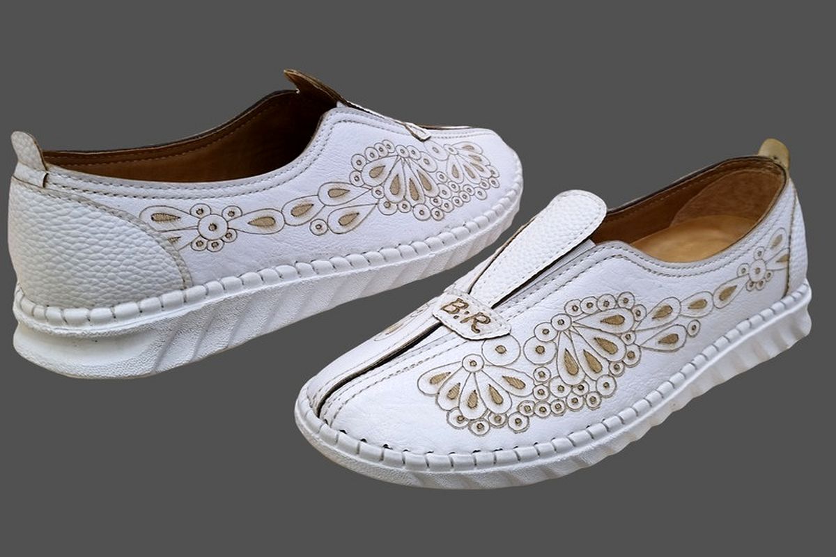 قیمت انواع کفش های طبی مخصوص فرهنگیان و کارمندان+ جدول