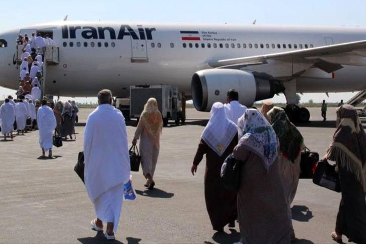 زائران حج عمره به آرزوی خود رسیدند / ورود اولین گروه مسافران به مدینه