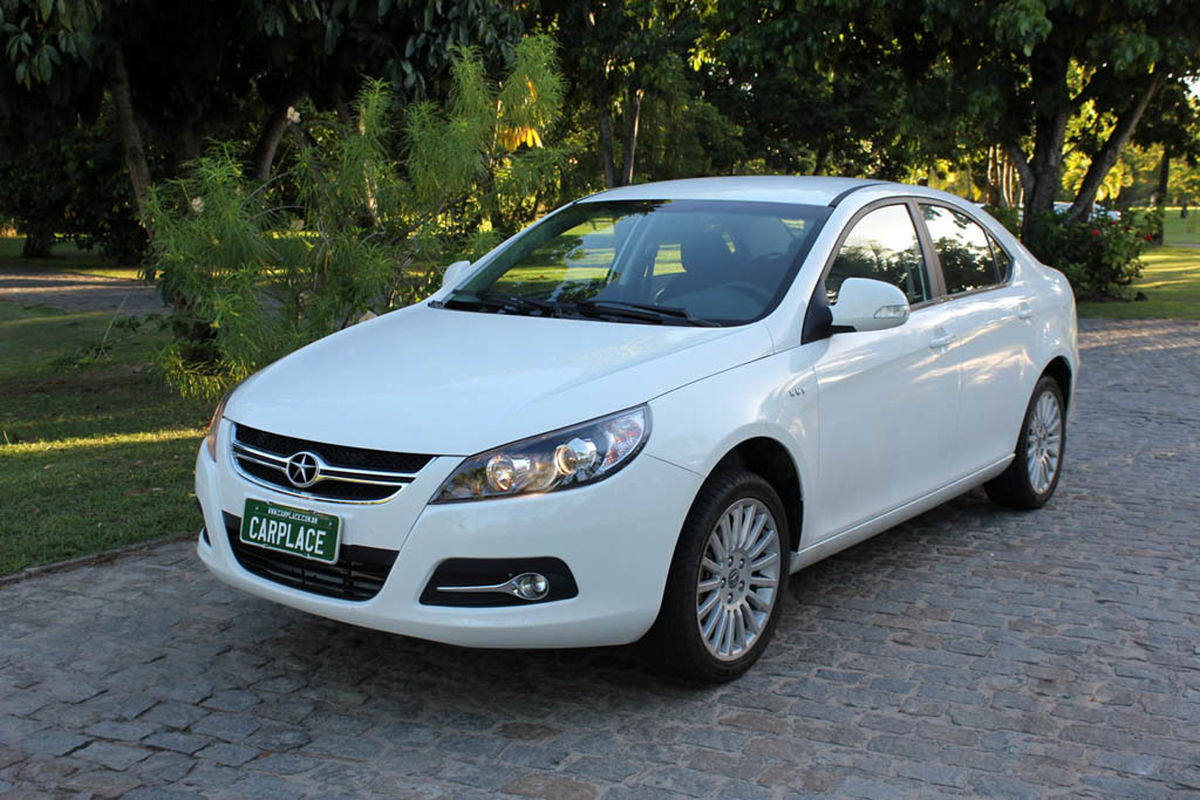 همه چیز درباره سدان پرفروش مونتاژی + مشخصات