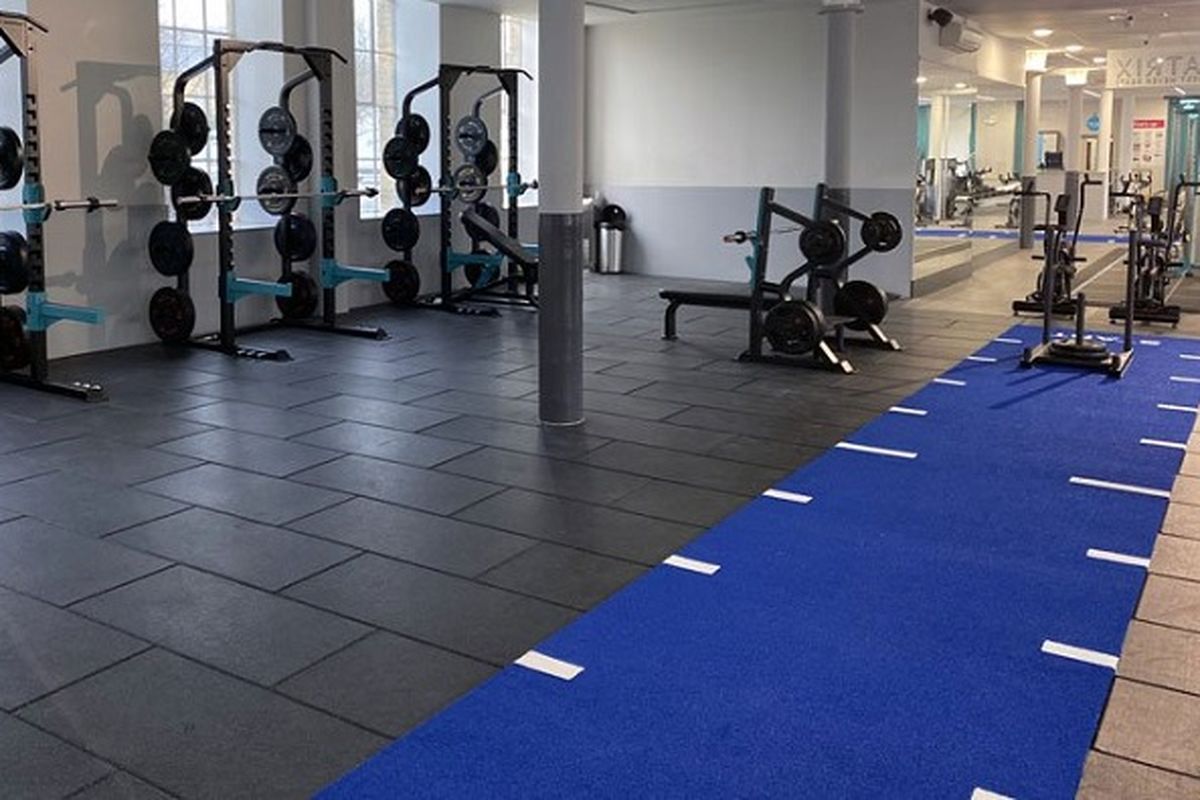 ۵ ویژگی کفپوش سالن بدنسازی ایمن و استاندارد
