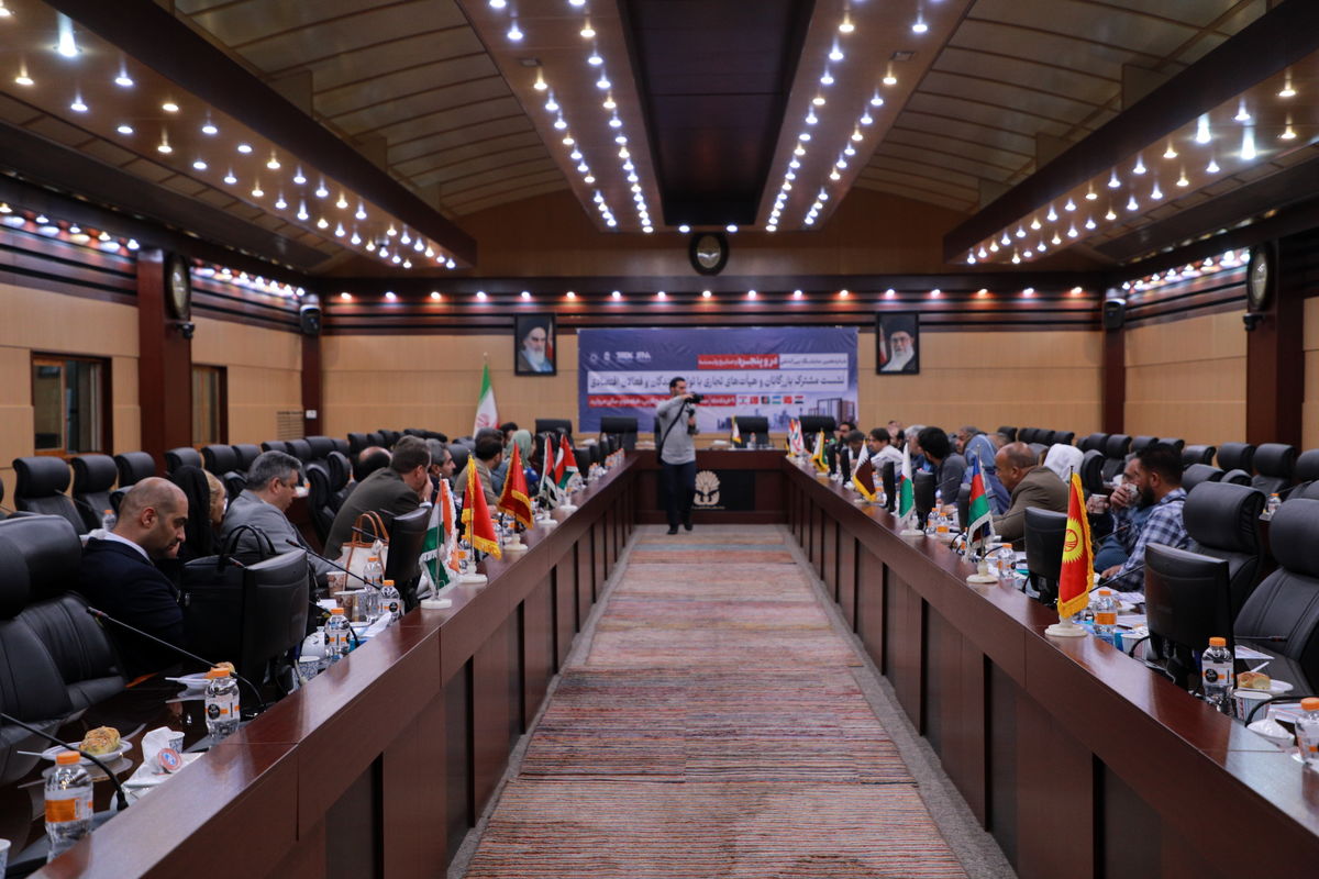 تبادل ایده برای توسعه تجارت منطقه‌ ای در و پنجره