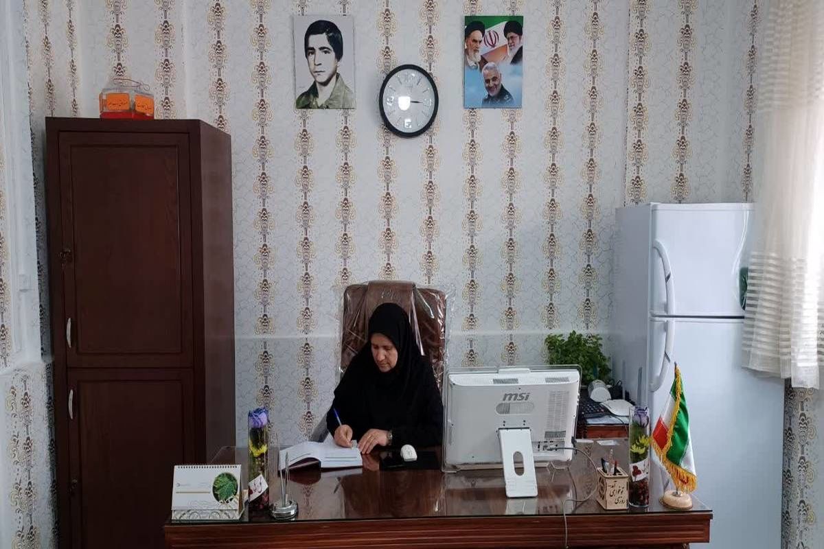 این معلم دنیا و آخرت خود را خرید!