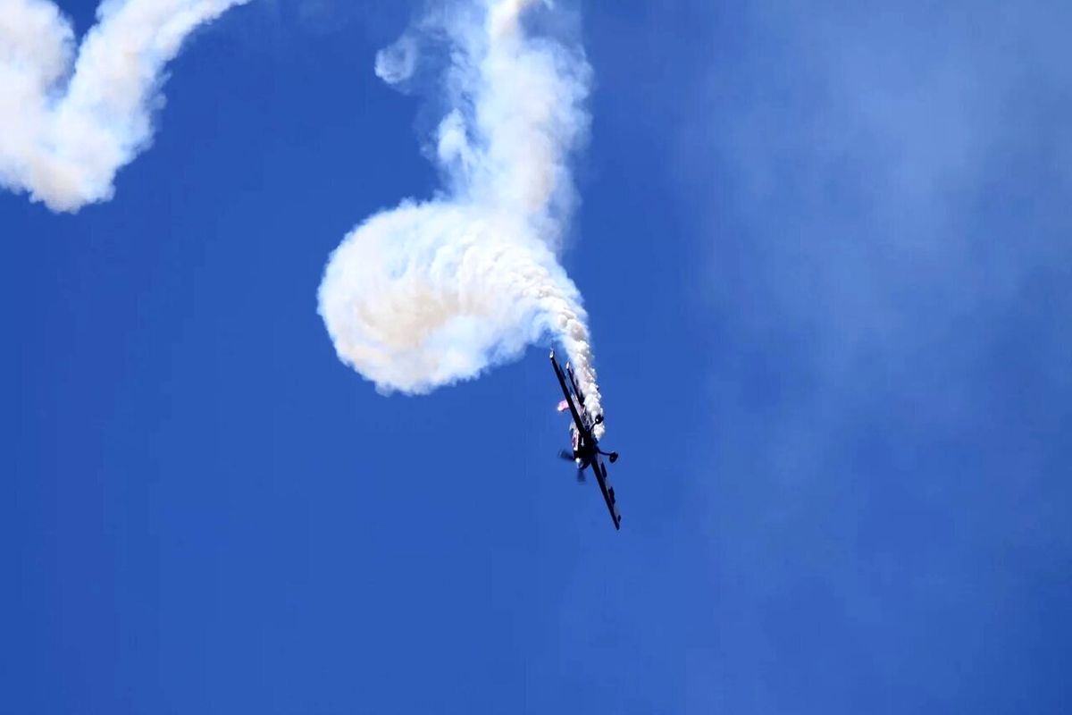 سقوط هواپیما در جریان نمایش هوایی + فیلم