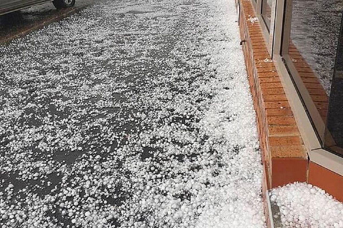 بارش تگرگ شدید در این نواحی / مسافران مواظب باشند