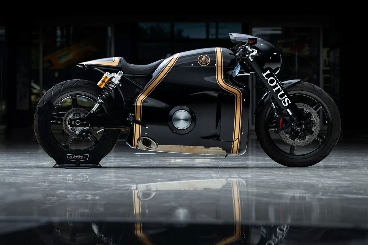 کمیاب ترین موتورسیکلت دنیا حراج شد