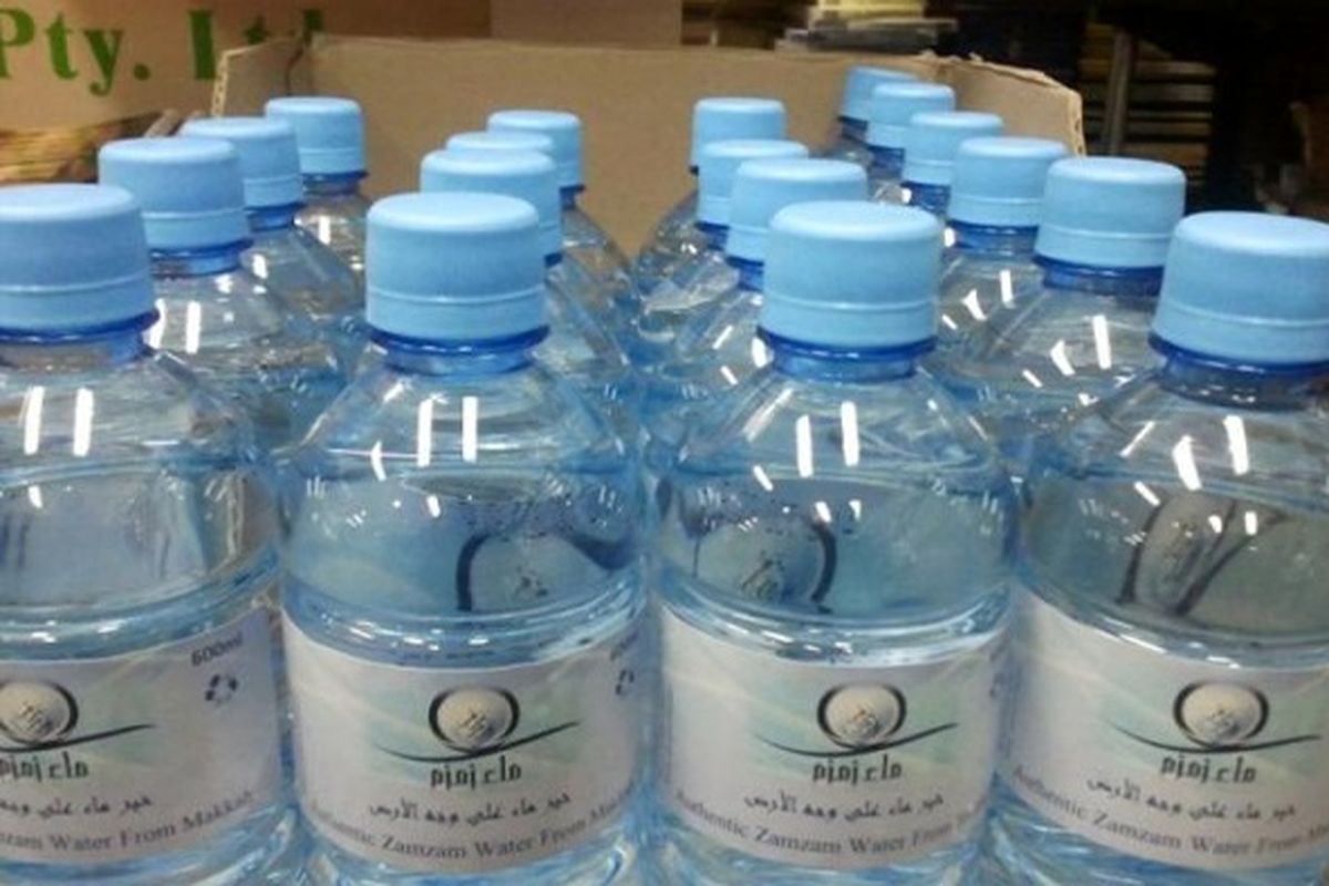 کاسبی عربستان از بسته بندی های جدید آب زمزم