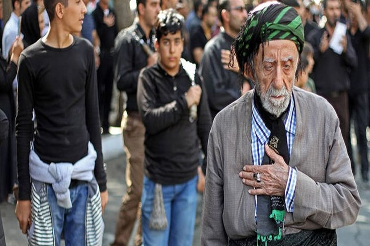 آیین عزاداری محرم در کرمانشاه / از هم‌آوایی چمری تا سقایی پیرمردها