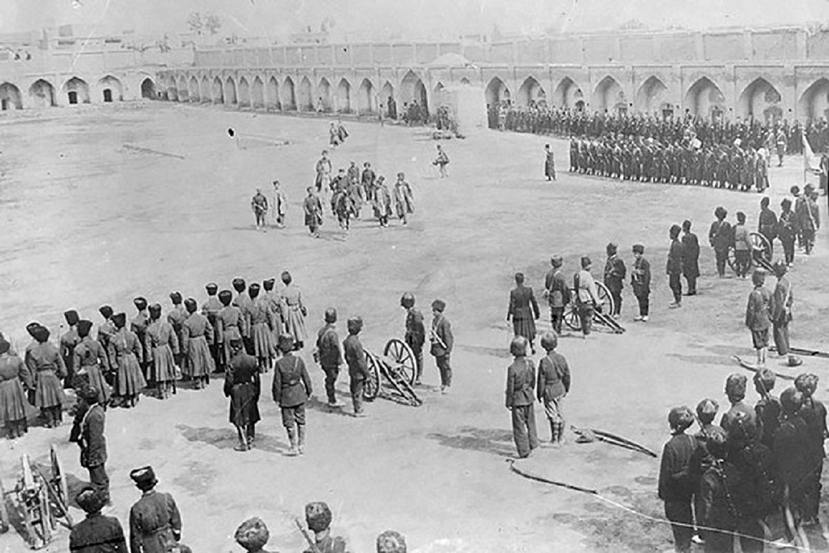 تصویر / اولین مسابقه فوتبال در تهران