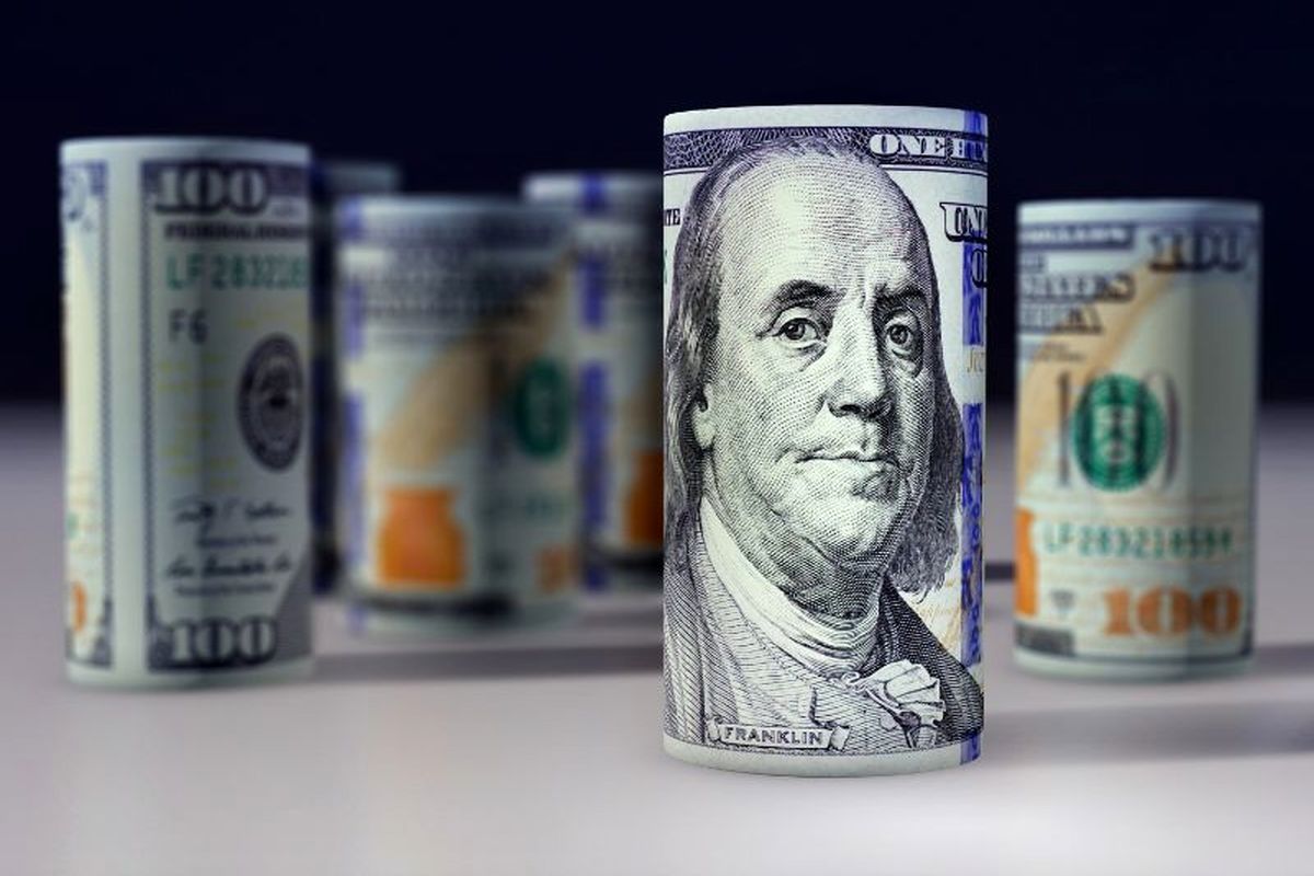 قیمت دلار امروز ۲۶ فروردین در آستانه مرز روانی متوقف شد