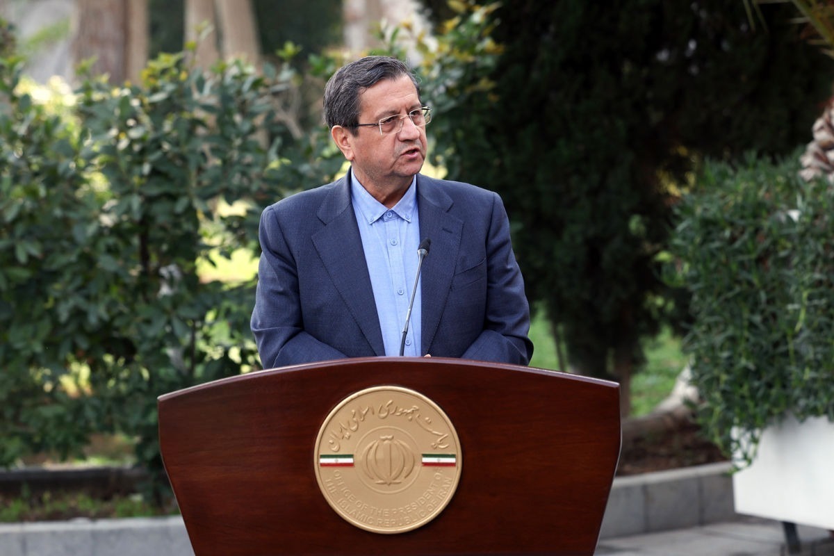 وعده مهم همتی به مردم/ بازار ارز به ثبات می‌ رسد