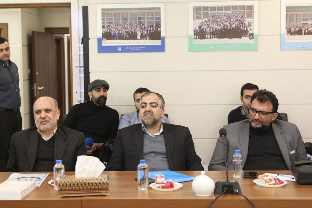 نمایندگان تهران پای درد و دل  اصناف و بازاریان نشستند/از بحران های مالیاتی تا هشدار درباره خالی فروشی طلا