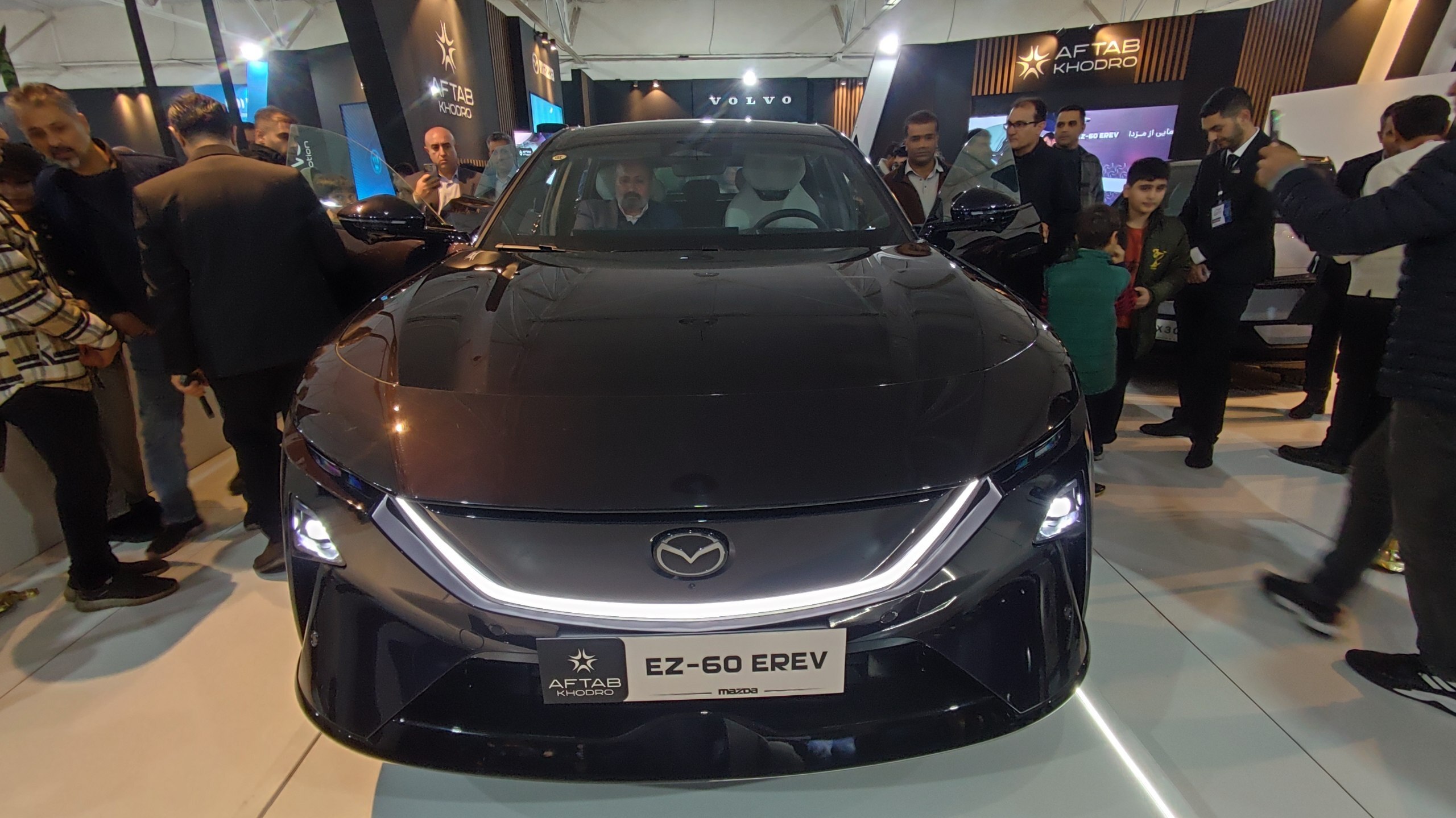 رونمایی از کراس اور مزدا EZ-60 EREV در نمایشگاه خودرو ساری ۱۴۰۴ رونمایی از کراس اور مزدا EZ-60 EREV در نمایشگاه خودرو ساری ۱۴۰۴