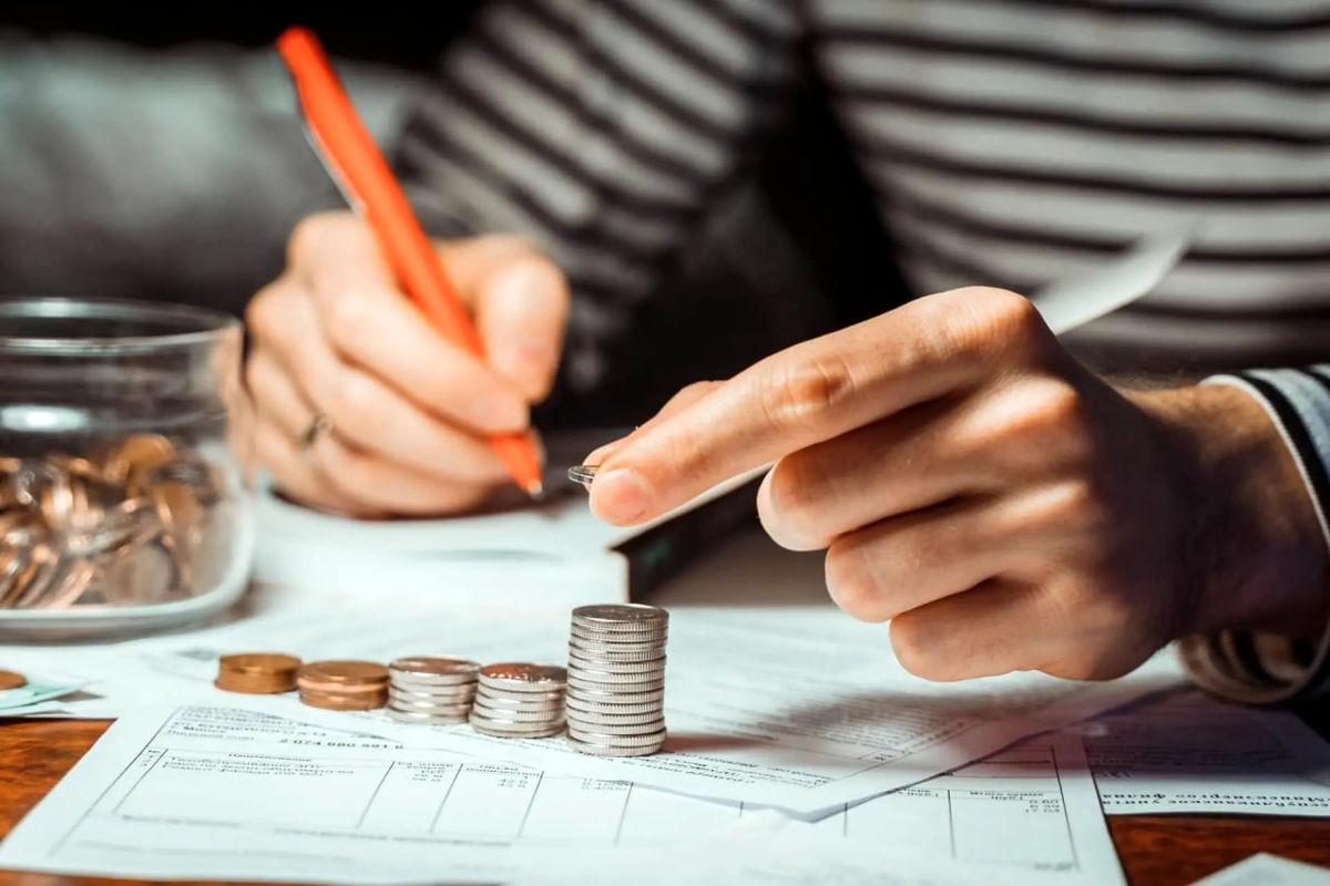 طرح افزایش ۱۴ میلیونی حقوق کارکنان دولت در ۱۴۰۴ به مشکل خورد