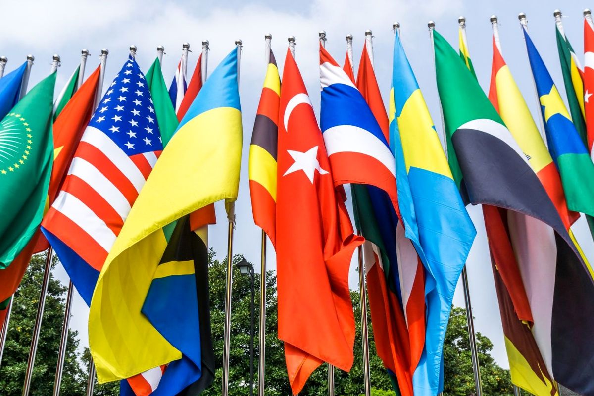 رنگ پرچم‌ هر کشور نماد چه چیزی است؟