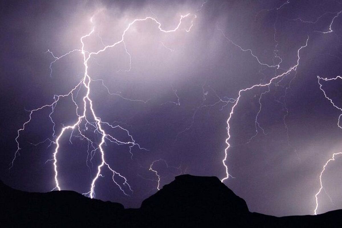رعد و برق بی سابقه در راه کشور / این استان ها آماده تگرگ باشند