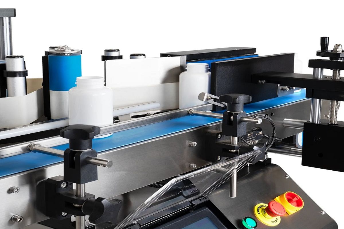 چگونه دستگاه‌های لیبل‌زن اتوماتیک بهره‌وری خط تولید را افزایش می‌دهند؟