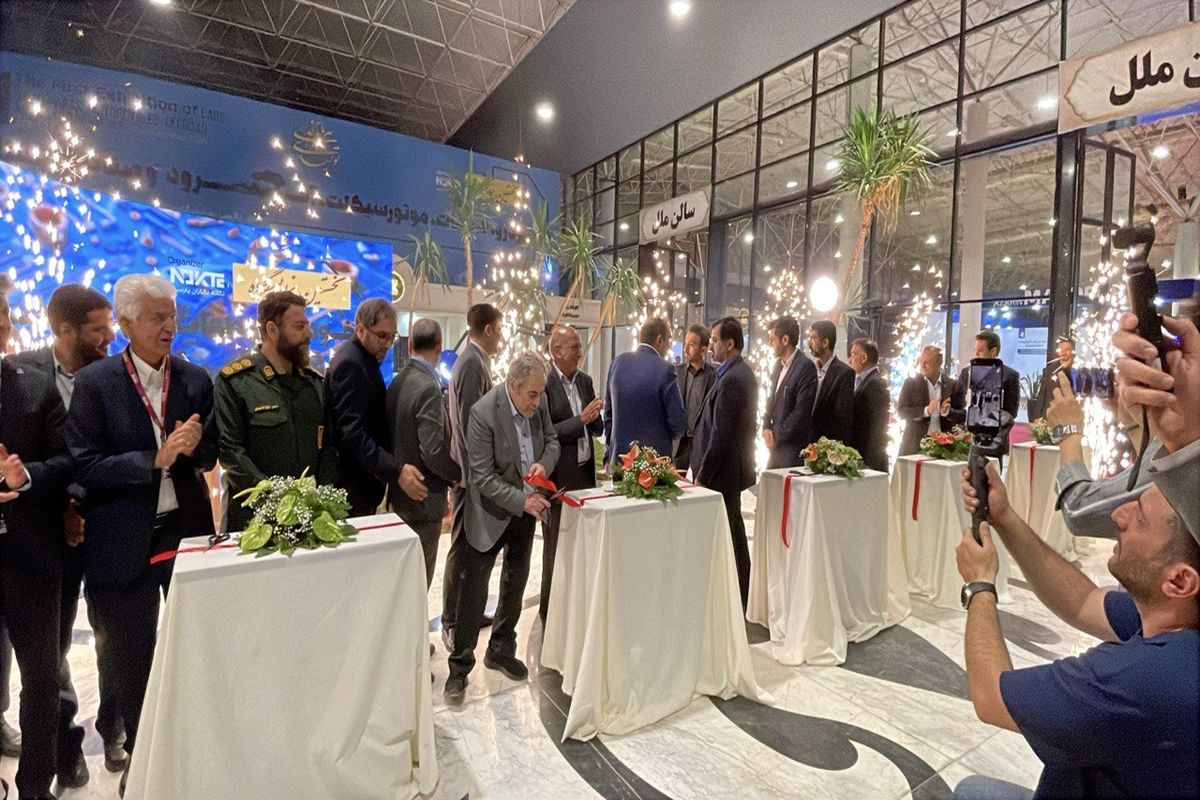 افتتاح اولین نمایشگاه خودرویی کشور در قم